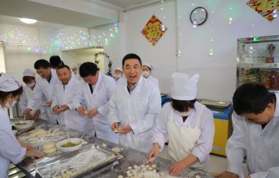 七台河市市长贾军到宝泰隆公司慰问